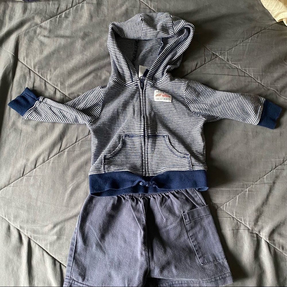 Carters 2pc blue/white outfit Carters/Basic Edition